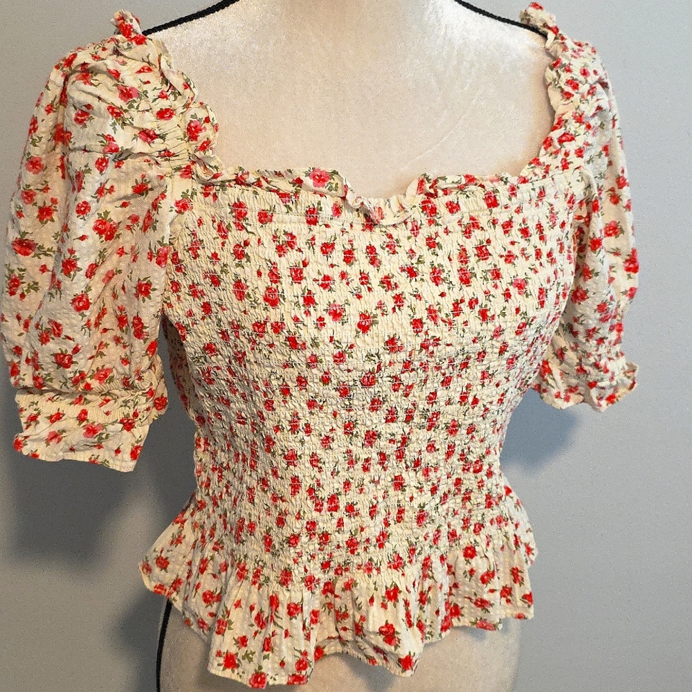 🆕️ Floral Romantic Ruffle Top / Size 14